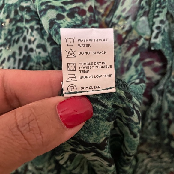 Goa Elegant Green Wrap Dress - Picture 3 of 13